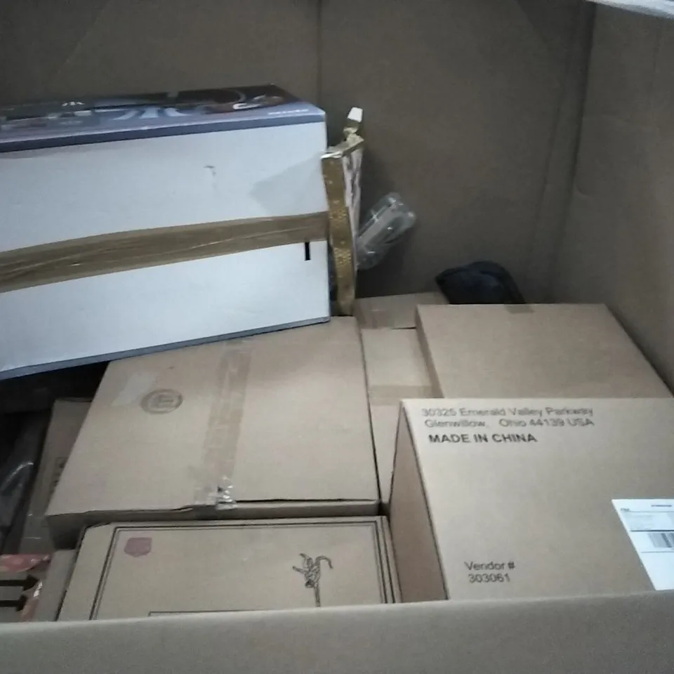 PALLET OF ASSORTED ITEMS STORMIC TOILET SEAT, M DESIGN WIRE BASKET, STAND FAN, GETFIT PREMIUM KING AIR BED, BILL AND TED BOGUS JOURNEY POSTER, WEEKLY HAPPY WALL ART DECORATION