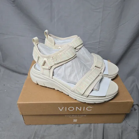BOXED PAIR OF VIONIC WALK MAX SANDALS IN CREAM SIZE 6