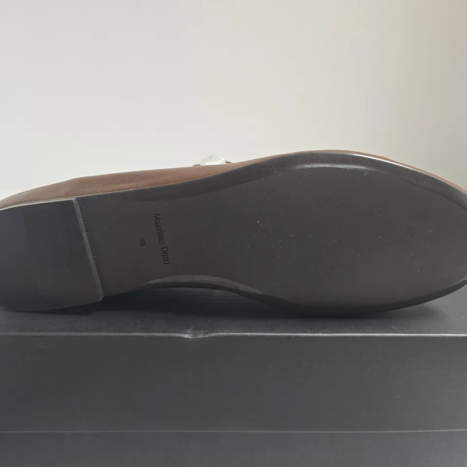 BOXED PAIR OF MASSIMO DUTTI BROWN LEATHER BALLET FLATS WITH BUCKLE STRAP, UK 5