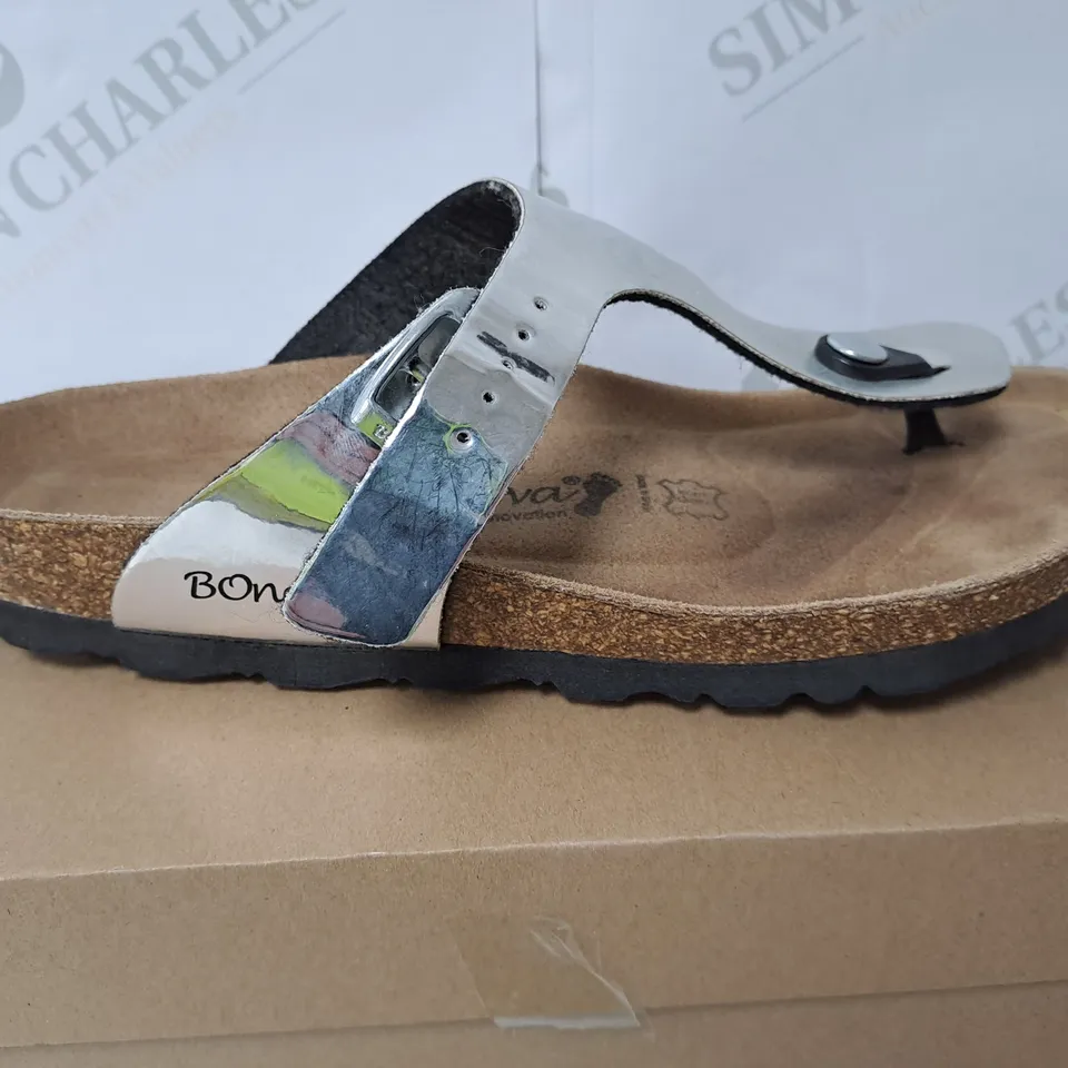 BONOVA OPEN TOE SANDAL SILVER SIZE 5