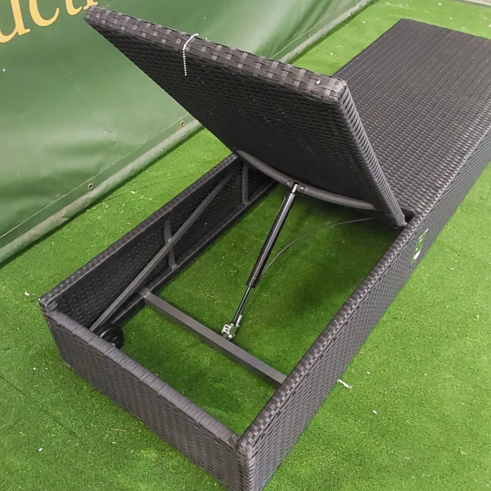 DESIGNER MANUAL ADJUSTABLE SUNLOUNGER IN BLACK RATTAN 