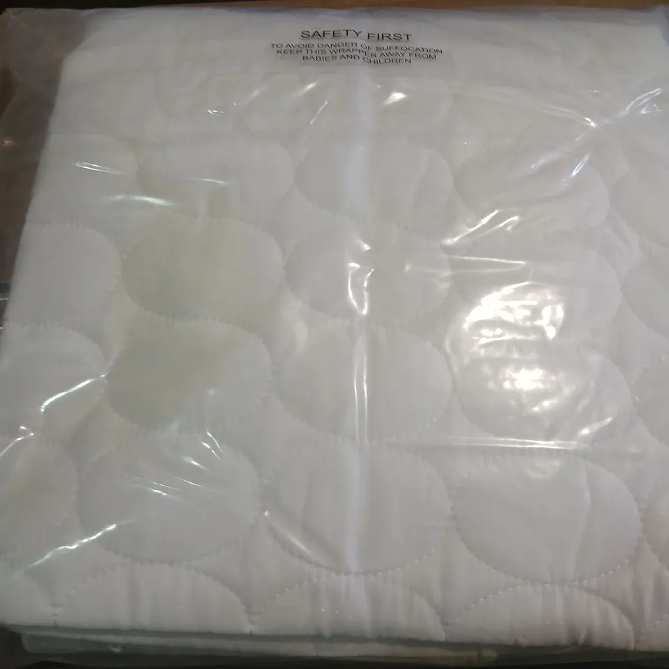 EIGHT THE FINE BEDDING COMPANY FBC CONTRACT QUILTED LUXURY MATTRESS PROTECTORS