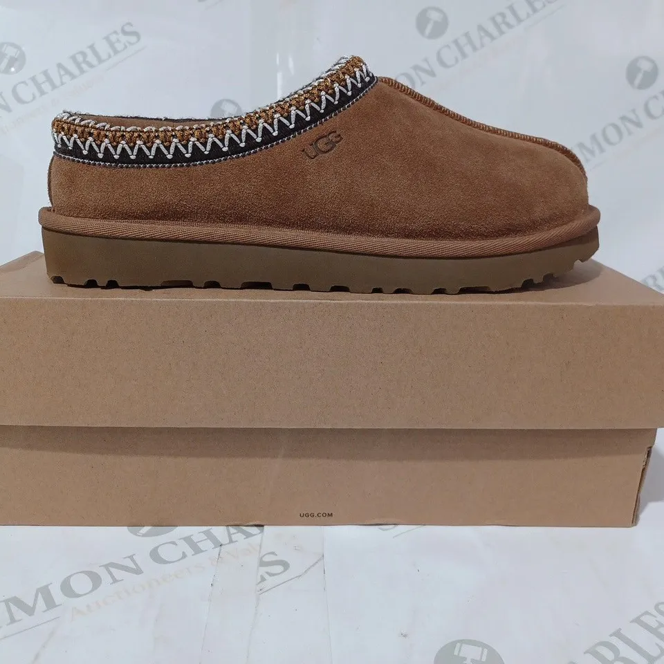BOXED PAIR OF UGG TASMAN SHOES IN TAN UK SIZE 6