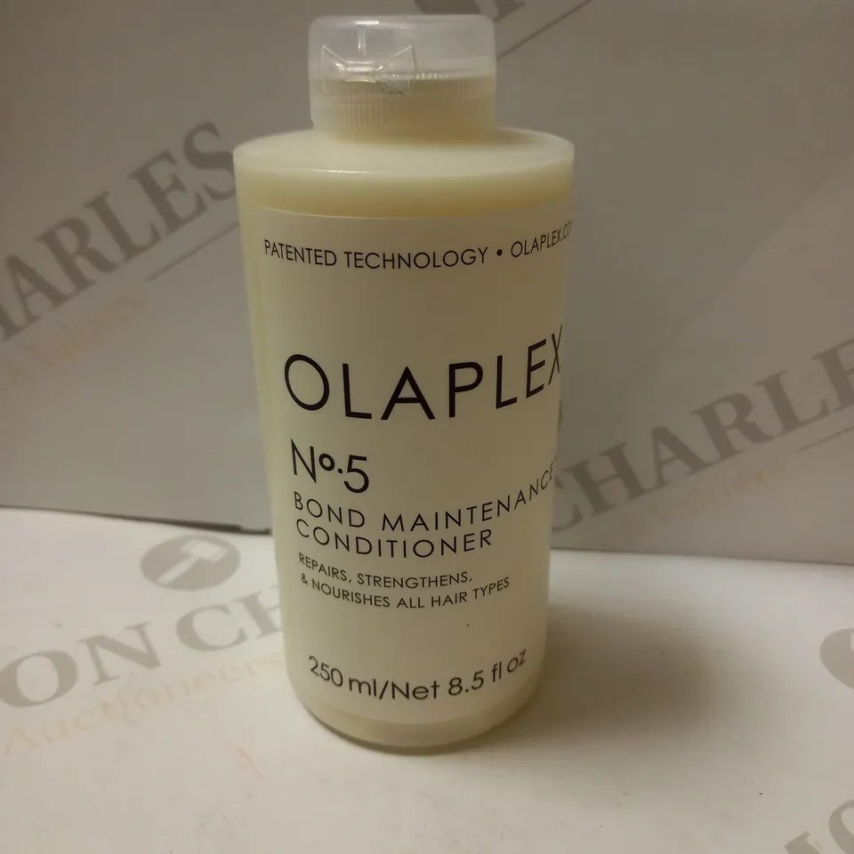 OLAPLEX NO.5 BOND MAINTENANCE CONDITIONER 250ML