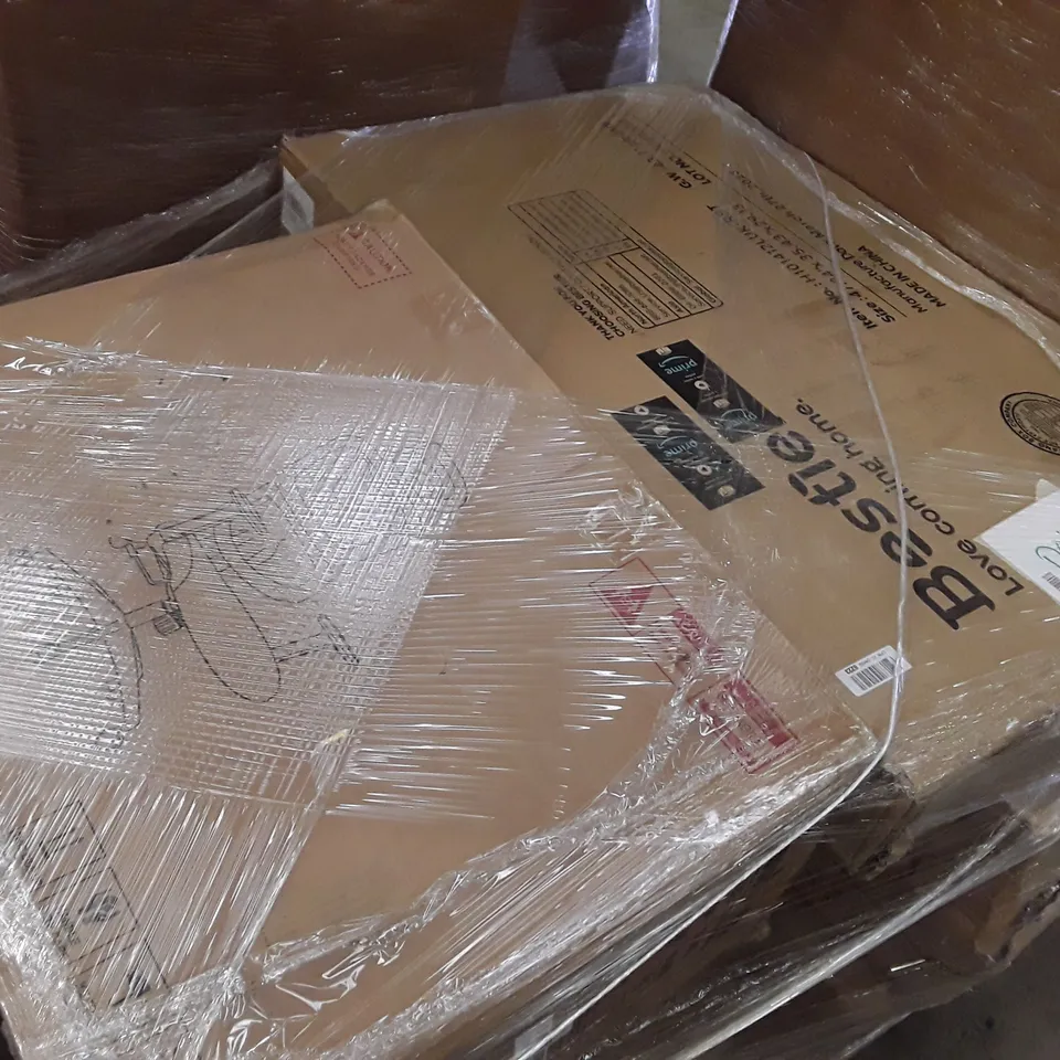 PALLET OF ASSORTED PRODUCTS INCLUDING MESH CHAIR, OFFICE CHAIR