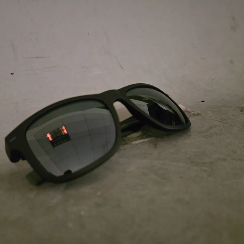 BOSS CLASSIC BLACK SUNGLASSES 