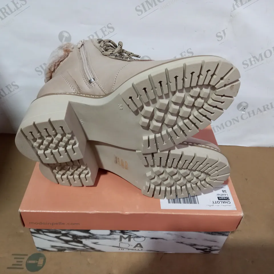 BOXED PAIR OF MODA IN PELLE BEIGE BOOTS- SIZE 38
