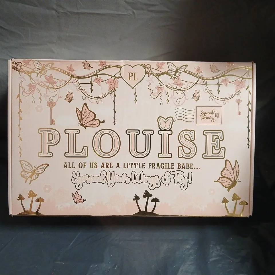 P LOUISE COSMETICS BOX – ALL OF US ARE A LITTLE FRAGILE BABE 