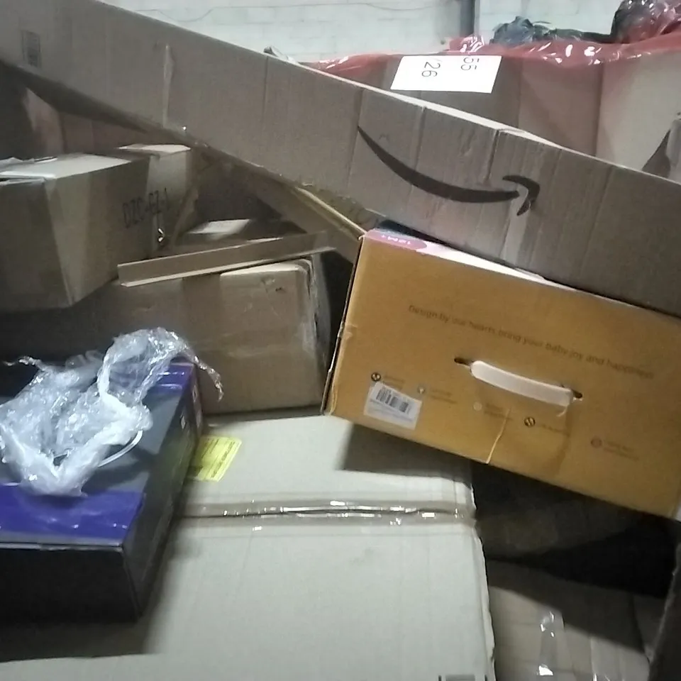 PALLET OF HOUSEHOLD ITEMS TO INCLUDE INFLATABLE CHRISTMAS DECORATIONS, MOUSE PAD,GOLF GRIP ACCESSORY, TENT AND OTHER ASSORTED ITEMS...