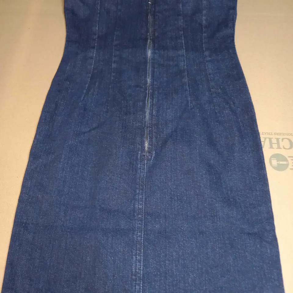 ZARA THE FITTED DENIM STRAPLESS DRESS IN BLUE - SMALL