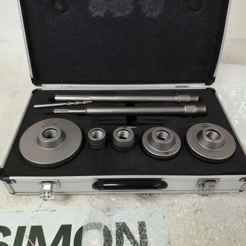 CORE DRILL BIT SET 9‑PIECE IN METAL CASE 