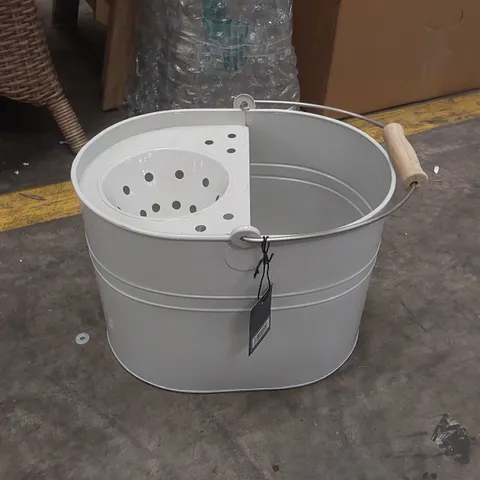 ORIGINAL METAL MOP BUCKET 
