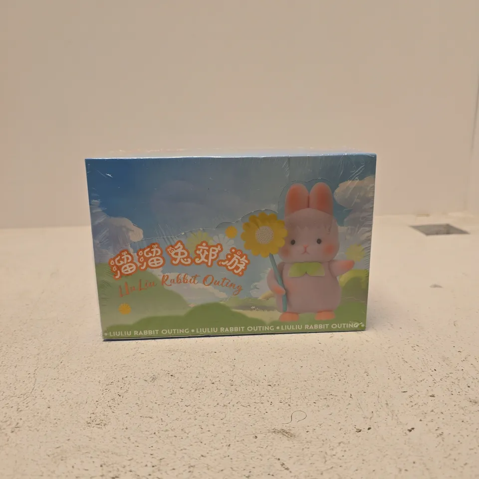 LIULU RABBIT OUTING BOXED TOY FIGURE