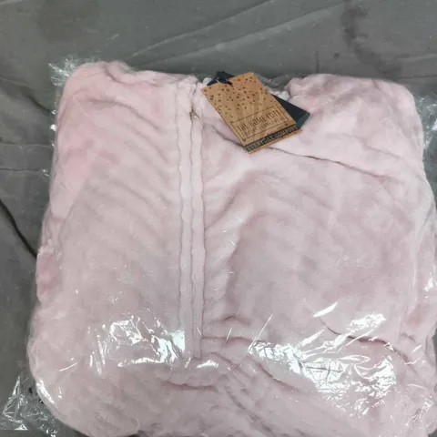 BAGGED PRETTY YOU LONDON COSY CHEVRON LOUNG SUIT IN PINK - UK 14-18