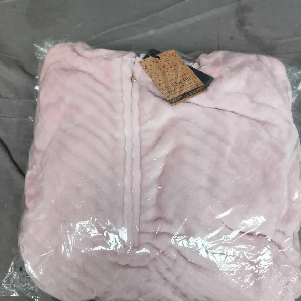 BAGGED PRETTY YOU LONDON COSY CHEVRON LOUNG SUIT IN PINK - UK 14-18