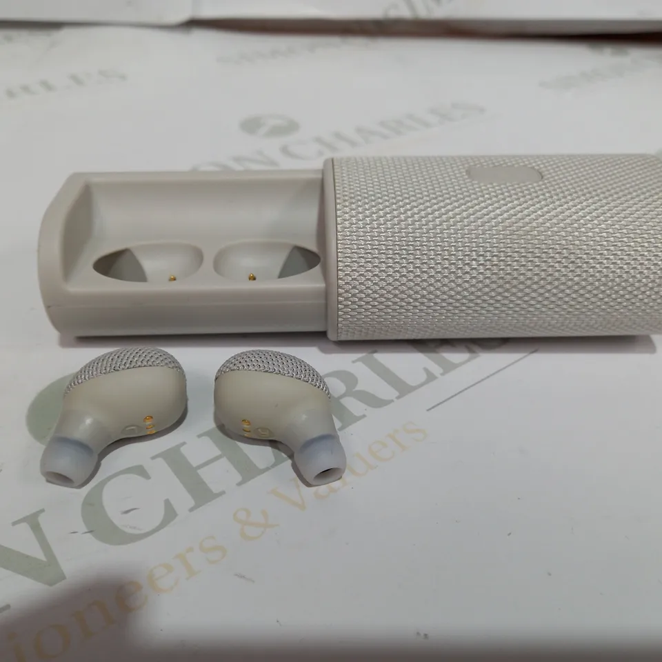 JQM ULTRA WIRELESS EARPHONES