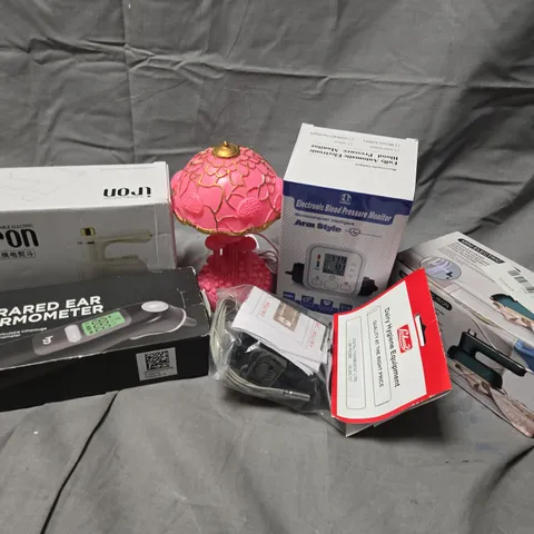 APPROXIMATELY 10 ASSORTED ELECTRICAL ITEMS TO INCLUDE INFRARED EAR THERMOMETER, MINI ELECTRIC IRON, BLOOD PRESSURE MONITOR, ETC