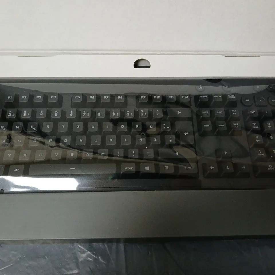 LOGITECH G213 GAMING KEYBOARD