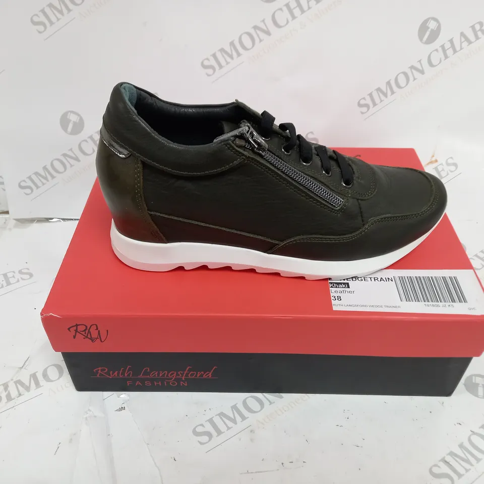 RUTH LANGSFORD WEDGE TRAINER SIZE 5