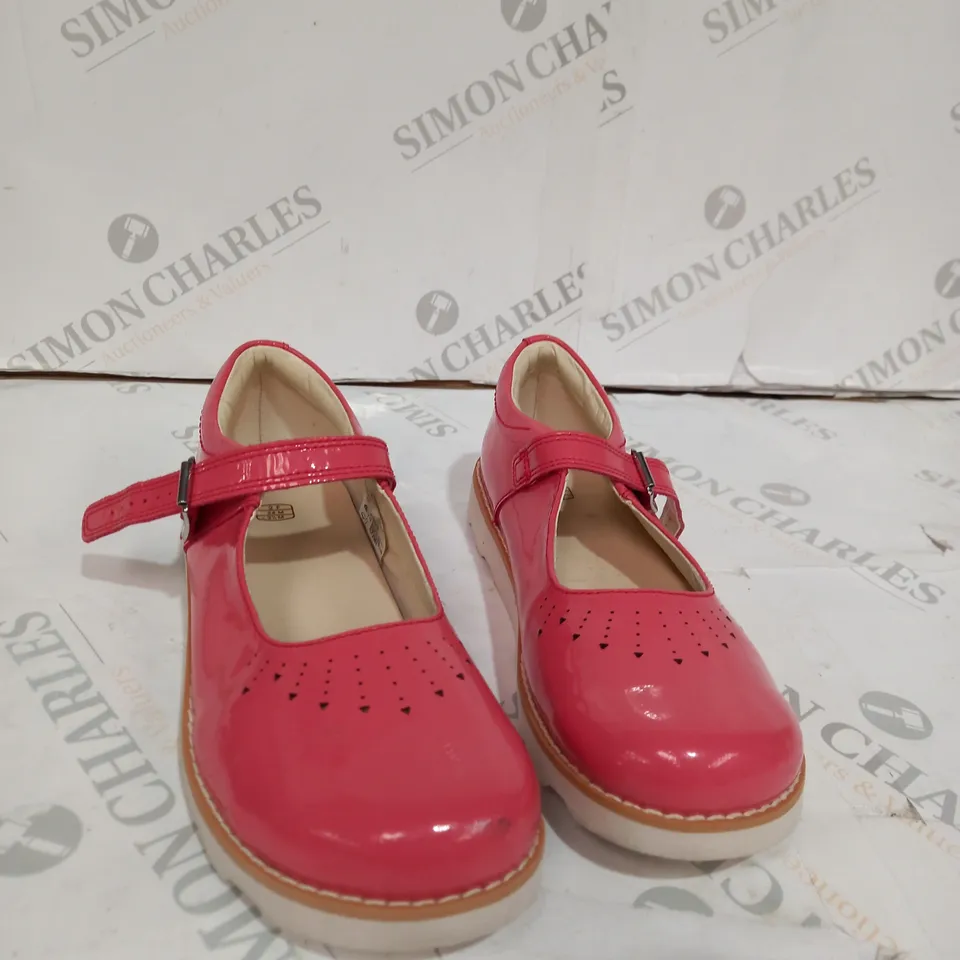 CLARKS CROWN JUMP CORAL PATENT GIRLS SHOES -  SIZE UK 2