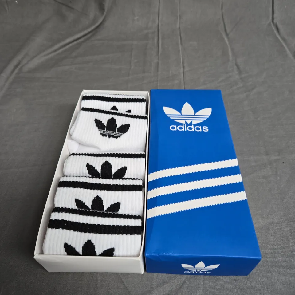 BOXED ADIDAS ORIGINAL CREW SOCKS - X5 