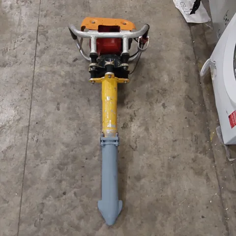 ROBEL 2 STROKE VERTICAL TAMPER