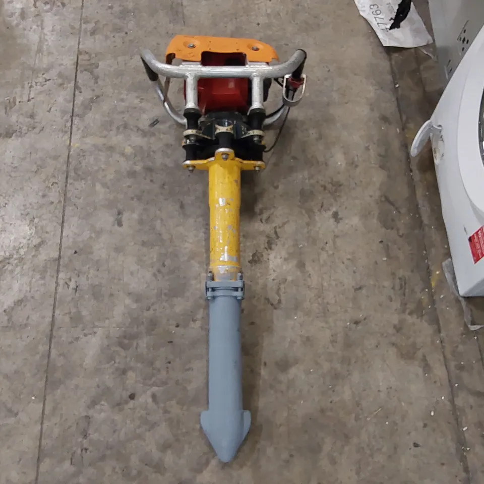 ROBEL 2 STROKE VERTICAL TAMPER