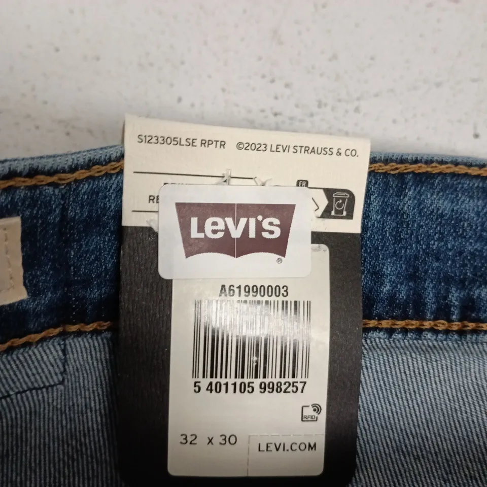 LEVI'S 712 SLIM JEANS – MEN'S DENIM, WAIST 32, INSIDE LEG 30