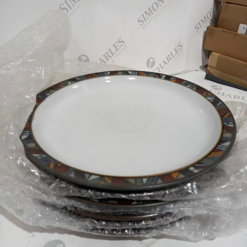 BOXED SET OF 5 PLATES 