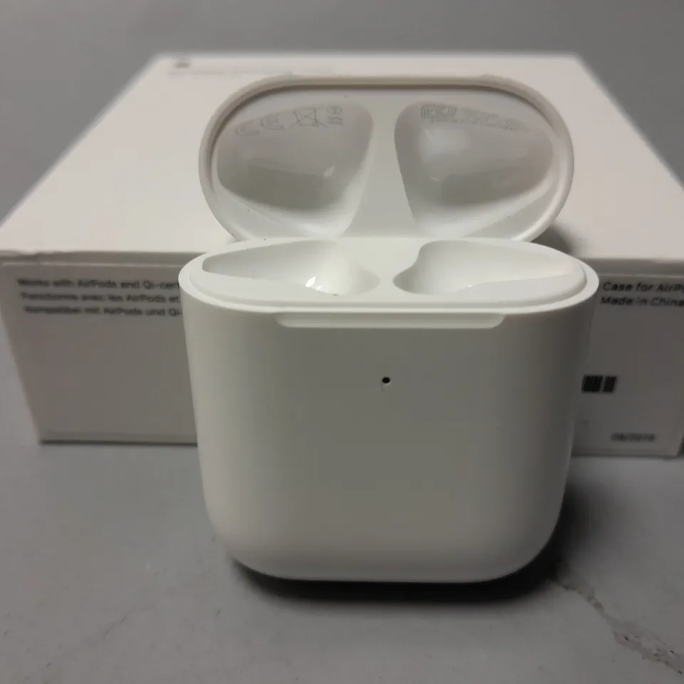 BOXED APPLE WIRELESS CHARGING CASE FOR AIRPODS