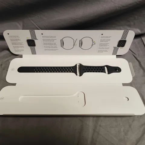 BOXED APPLE WATCH STRAP - ANTHRACITE/BLACK NIKE SPORT BAND - 45MM