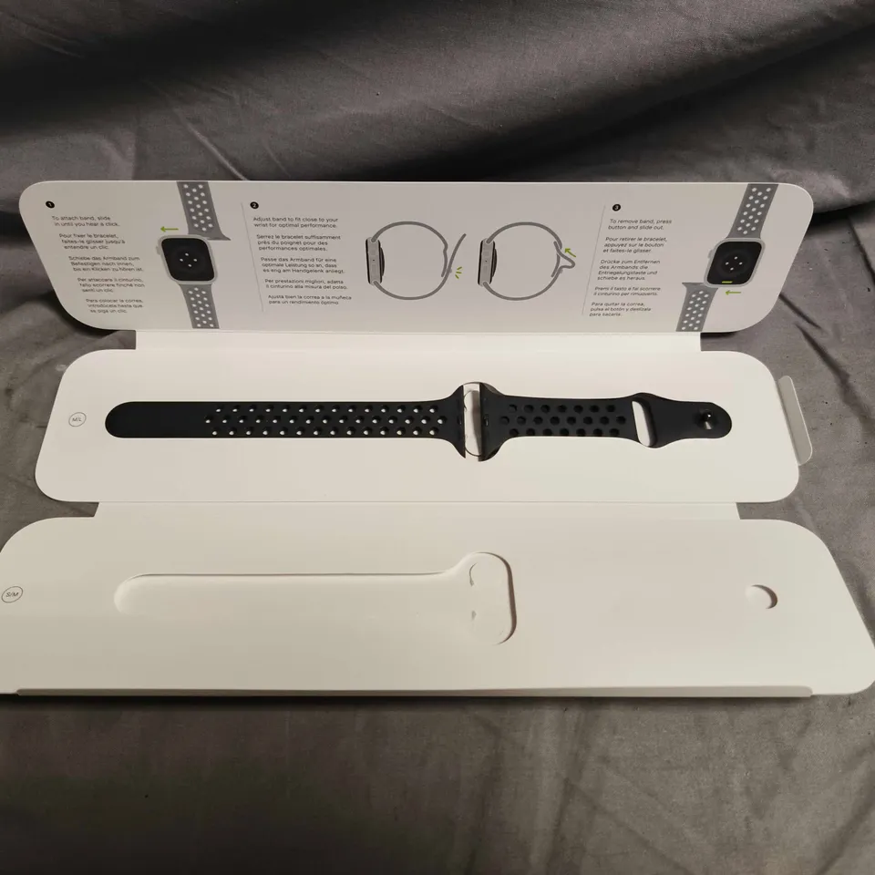 BOXED APPLE WATCH STRAP - ANTHRACITE/BLACK NIKE SPORT BAND - 45MM