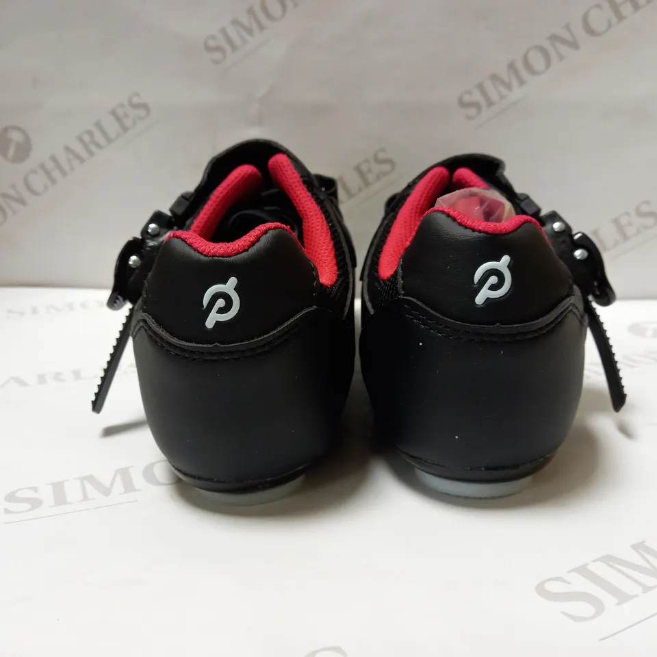 PELOTON CYCLING SHOES SIZE 6