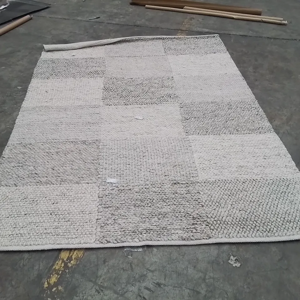 QUALITY DESIGNER AREA RUG - APPROXIMATELY 230X160CM