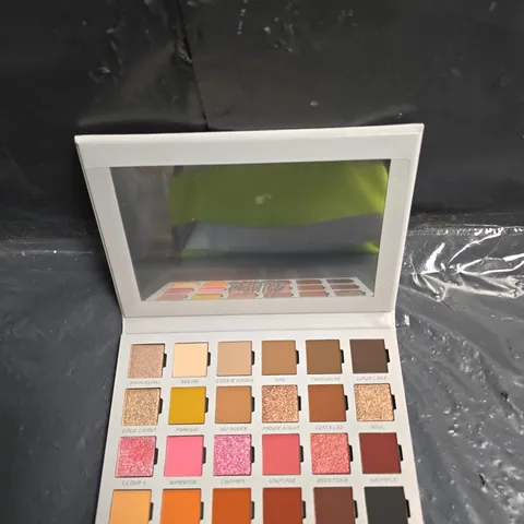 BASIC CANVAS PAINTED EYESHADOW PALETTE β WITH MIRROR