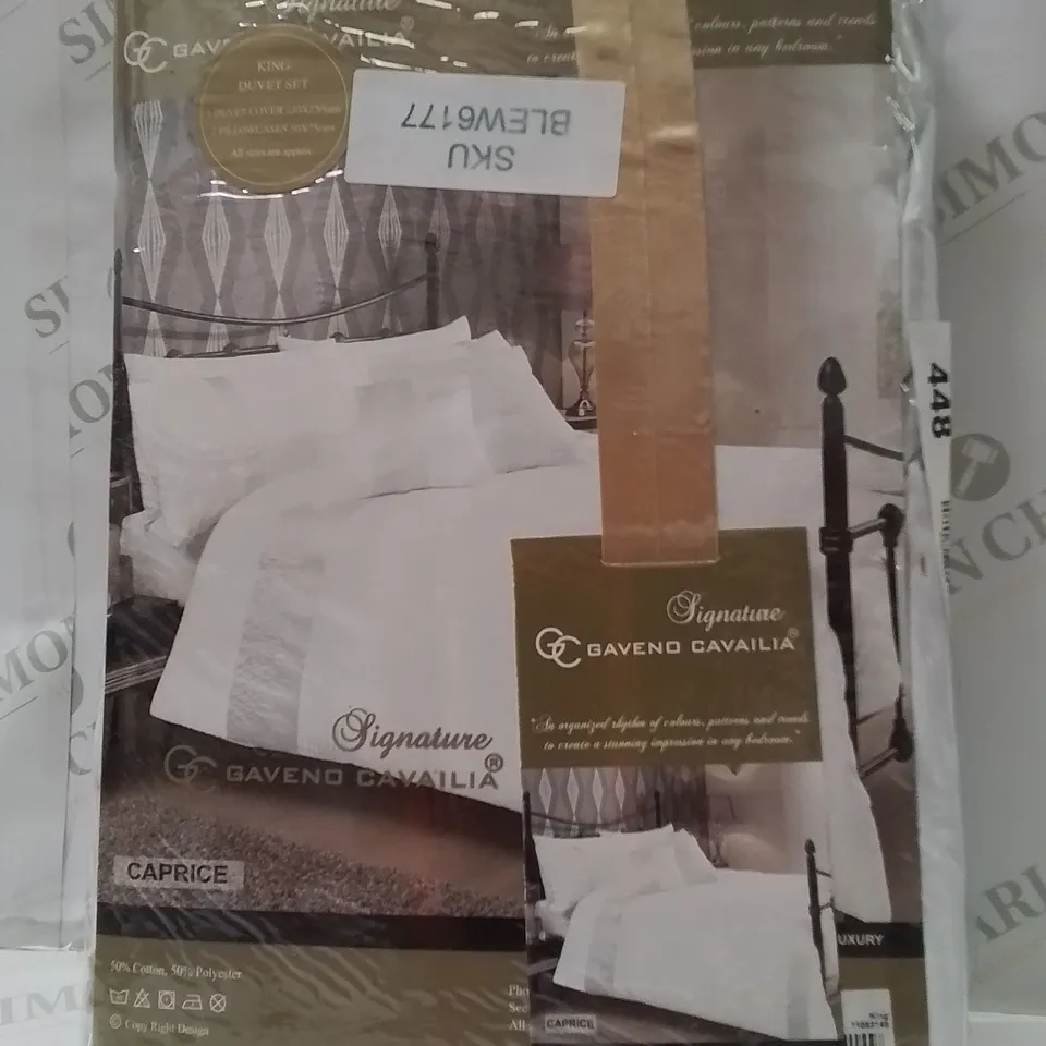 BAGGED SIGNATURE GAVENO CAVAILIA KINGSIZE DUVET COVER SET  -WHITE-