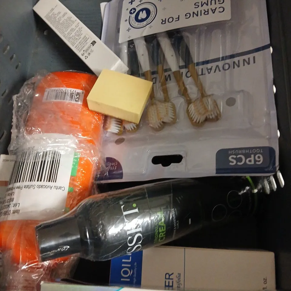 APPROXIMATEY 20 ASSORTED HEALTH AND BEAUTY PRODUCTS TO INCLUDE - JOHNSONS BABY OIL - FENTY SKIN DETOX FACE MASK - WONDERSKIN LIP STAIN IN WHIMSICAL - ETC