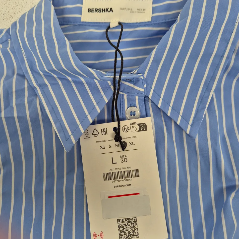 Bershka blue & white striped button-down shirt – EUR/USA L