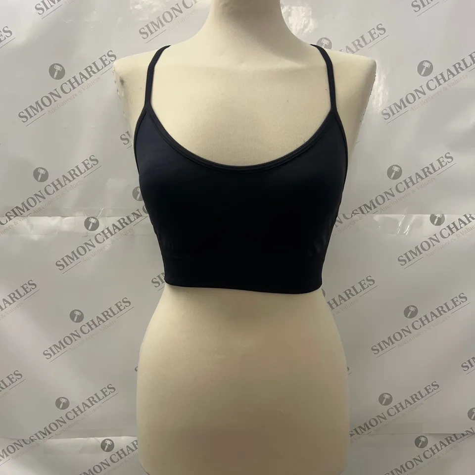 GYMSHARK SWEAT SEAMLESS SPORTS BRA IN BLACK SIZE M