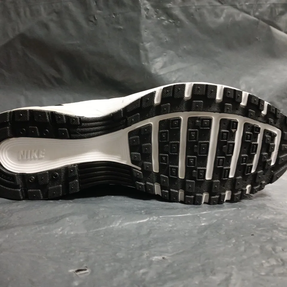 PAIR OF NIKE P-6000 TRAINERS IN WHITE/CREAM/GREY SIZE UK 10