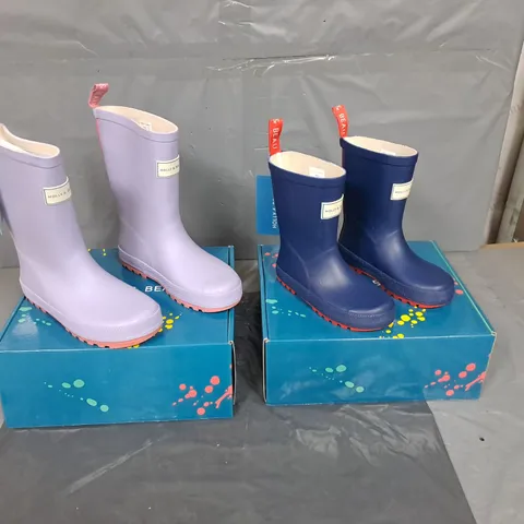BOX OF APPROXIMATELY 11 PAIRS OF KIDS HOLLY AND BEAU RAIN BOOTS - VARIOUS COLOURS AND SIZES