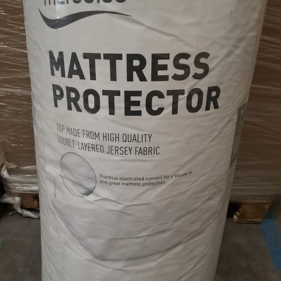 BAGGED AND ROLLED MERADISO MATTRESS PROTECTOR - DOUBLE 135X190CM
