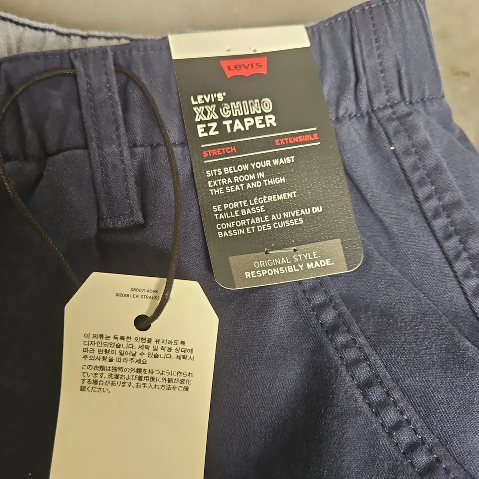 LEVI'S XX CHINO EZ TAPER NAVY CHINOS – SIZE L