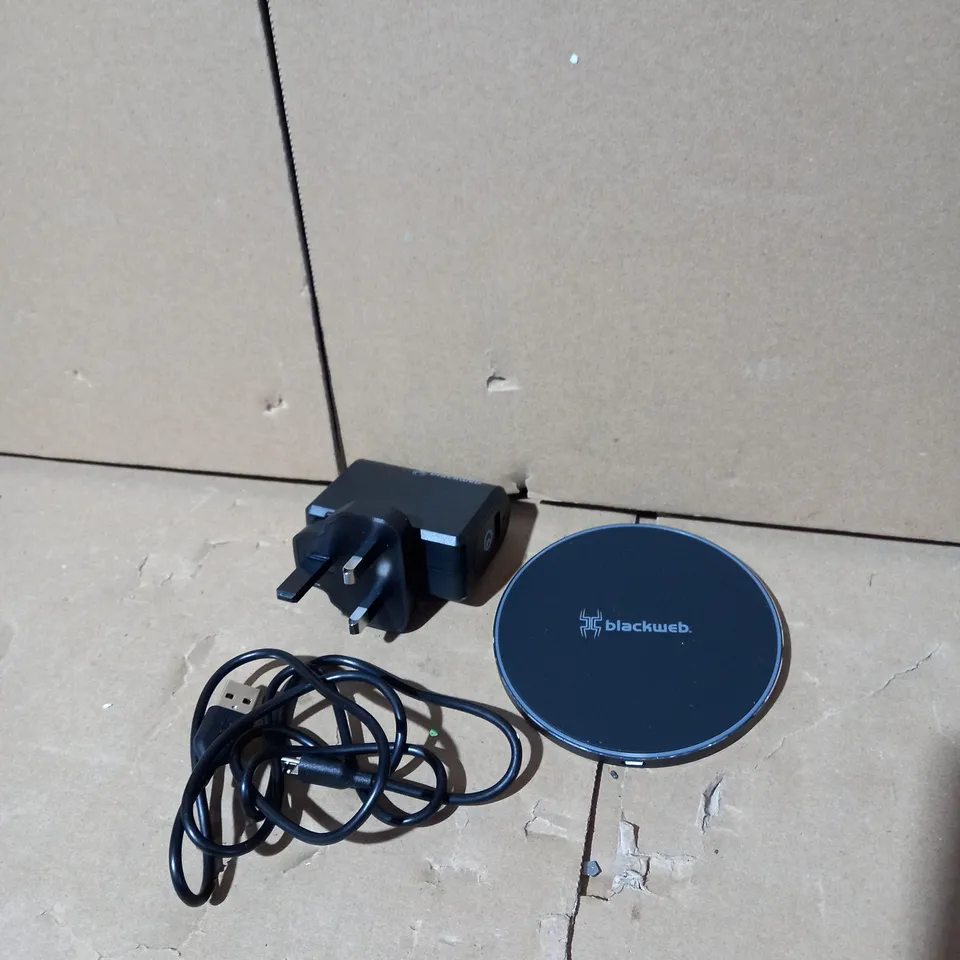 BLACKWEB FAST CHARGE WIRELESS CHARGING PAD