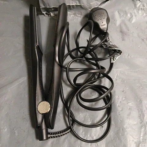 GHD MAX HAIR STRAIGHTENER IN BLACK