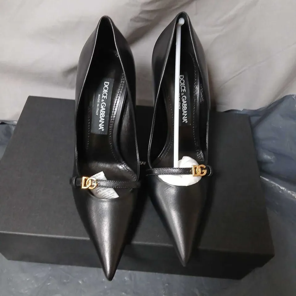 DOLCE & GABBANA LOGO COURT HEELS – BLACK, UK5 (EU38)