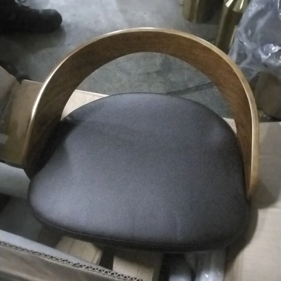 BOXED BARSTOOL BROWN / BLACK
