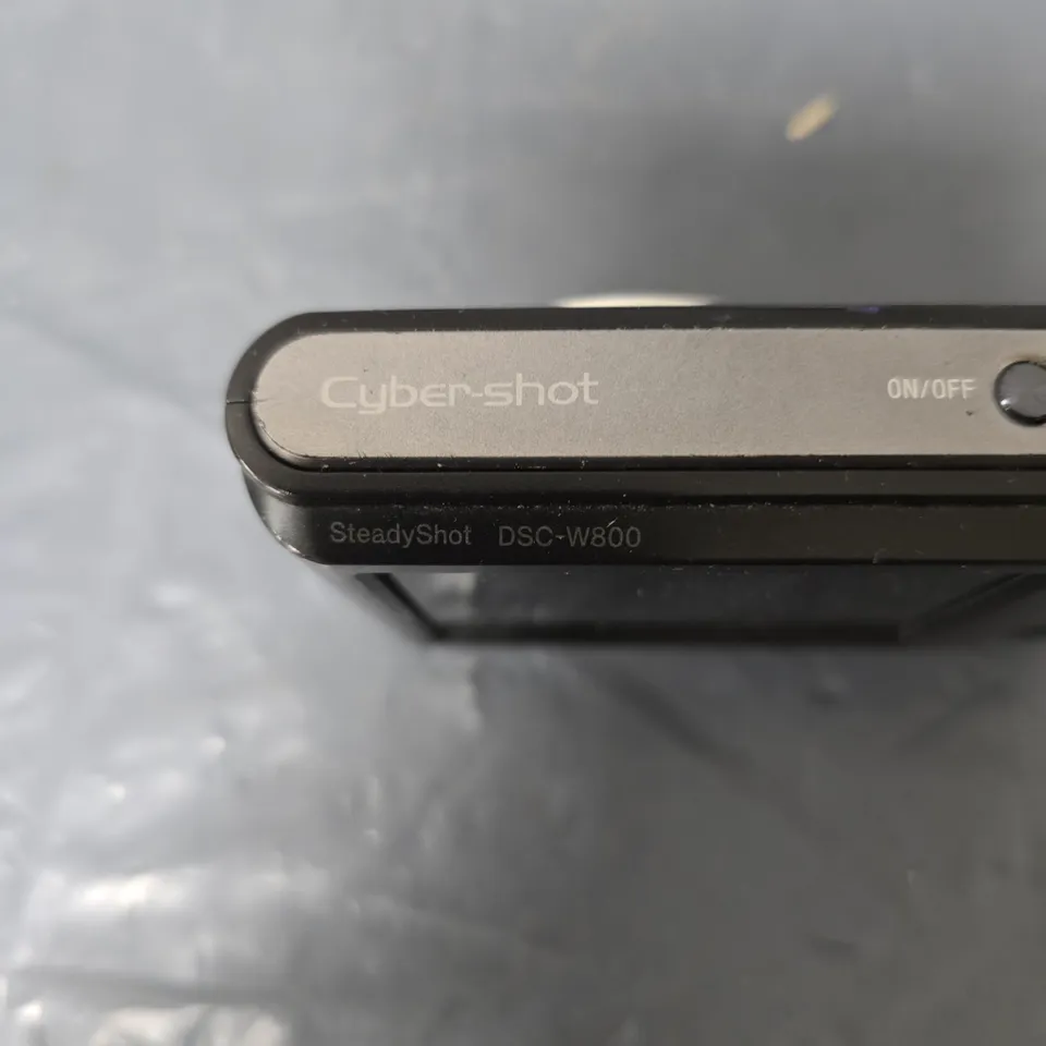 SONY CYBER-SHOT DSC-W800 DIGITAL CAMERA – 20.1MP, 5X OPTICAL ZOOM UNBOXED