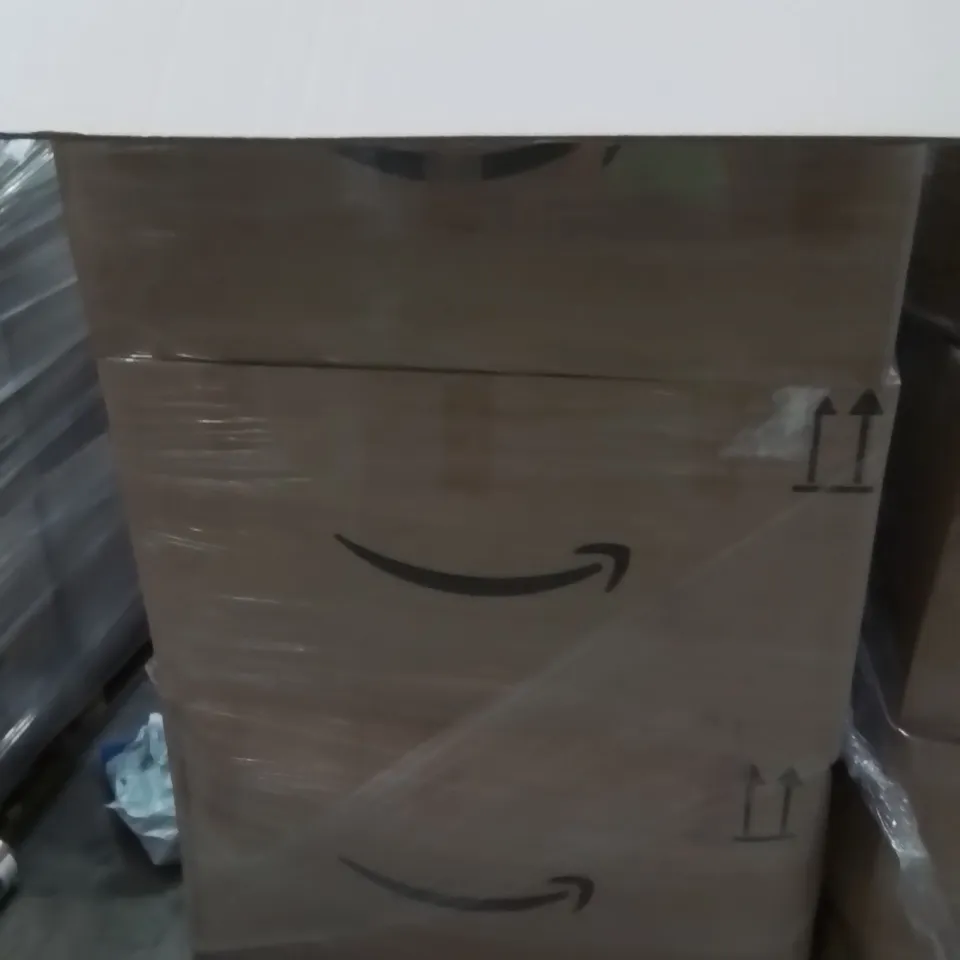 PALLET CONTAINING A LARGE QUANTITY OF CABLES