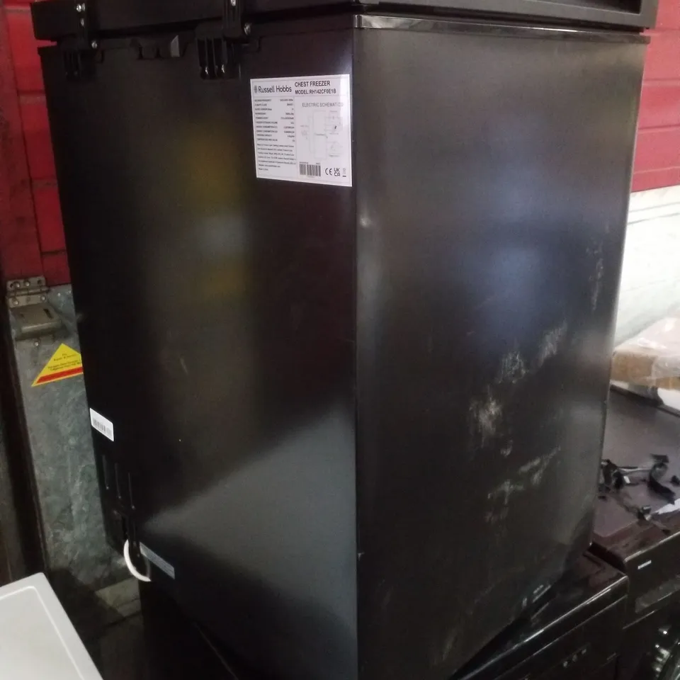 RUSSELL HOBBS RH142CF0E1B 143L CHEST FREEZER - BLACK